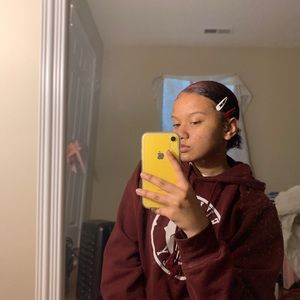 Meet your Posher, Cye